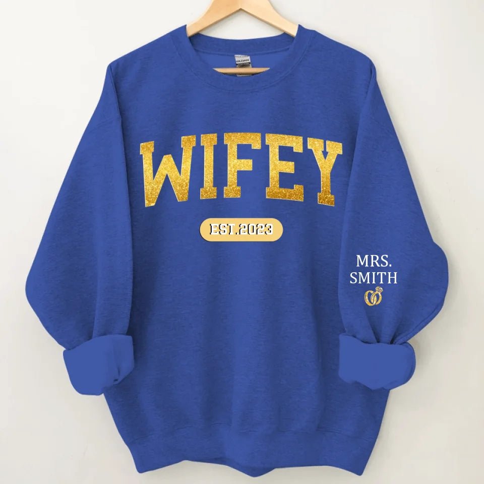 Couple's Anniversary Customized Clothing - Personalized Date and Name Couple Sweatshirt - A Commemorative Gift For Husband,Wife - OLESA